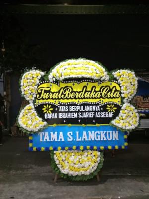Papan Bunga Duka di Sendangsari